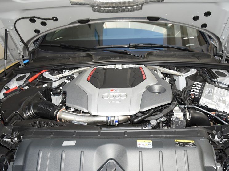 Audi Sport 奥迪RS 5 2023款 RS 5 2.9T Coupe 暗金版 Audi Sport 奥迪RS 5 2023款 RS 5 2.9T Coupe 暗金版