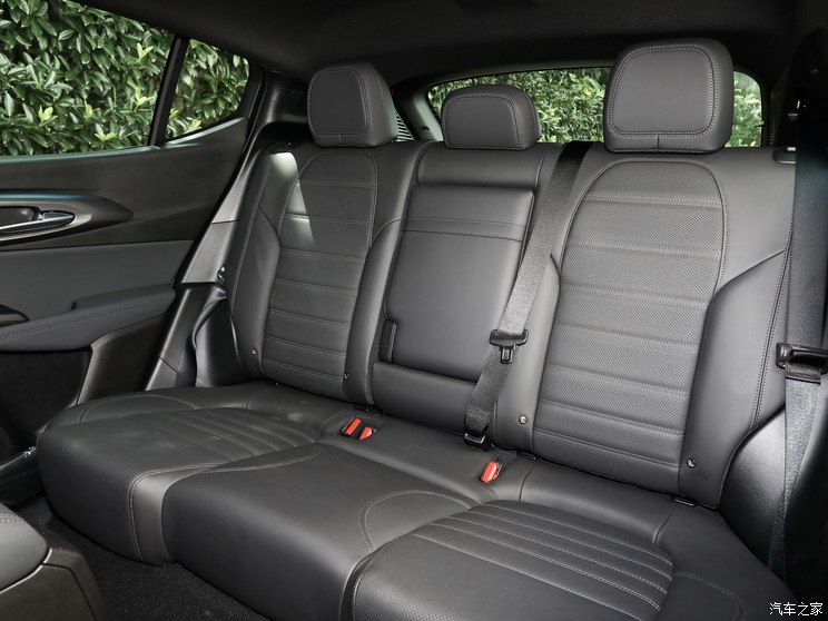 阿尔法・罗密欧 Tonale托纳利 2023款 基本型 阿尔法・罗密欧 Tonale托纳利 2023款 基本型