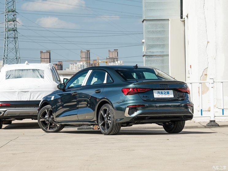 一汽奥迪 奥迪A3 2024款 A3L Limousine 35 TFSI RS套件燃速型 一汽奥迪 奥迪A3 2024款 A3L Limousine 35 TFSI RS套件燃速型