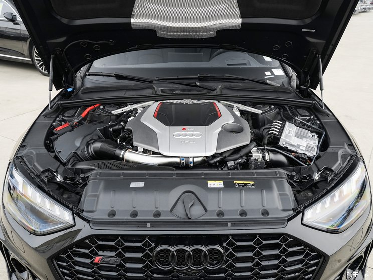 Audi Sport 奥迪RS 4 2023款 RS4 Avant 黑曜版