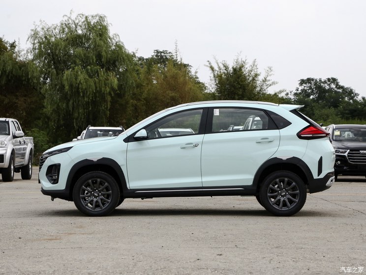 奇瑞汽车 瑞虎3x 2023款 1.5L CVT时尚版 奇瑞汽车 瑞虎3x 2023款 1.5L CVT时尚版