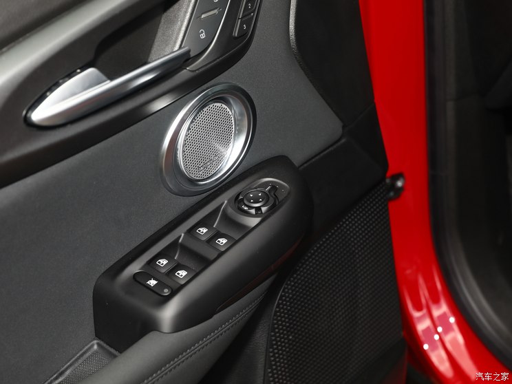 阿尔法・罗密欧 Tonale托纳利 2023款 基本型 阿尔法・罗密欧 Tonale托纳利 2023款 基本型