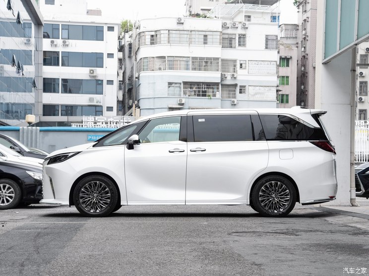 雷克萨斯 雷克萨斯LM 2023款 350h 七座隽雅版 雷克萨斯 雷克萨斯LM 2023款 350h 七座隽雅版