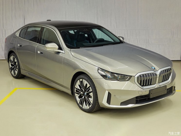 华晨宝马 宝马5系 2024款 530Li M运动套装 华晨宝马 宝马5系 2024款 530Li M运动套装