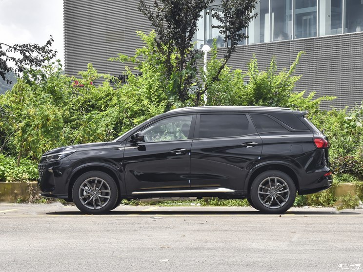 赛力斯蓝电 蓝电E5 2023款 1.5L DE-i 100KM畅享型 7座 赛力斯蓝电 蓝电E5 2023款 1.5L DE-i 100KM畅享型 7座