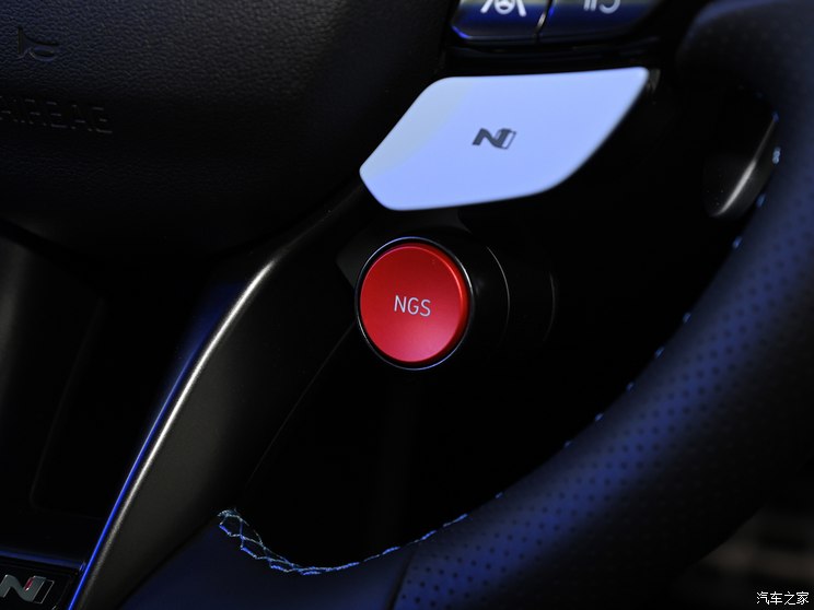 现代N 伊兰特Elantra N 2023款 2.0T N 现代N 伊兰特Elantra N 2023款 2.0T N