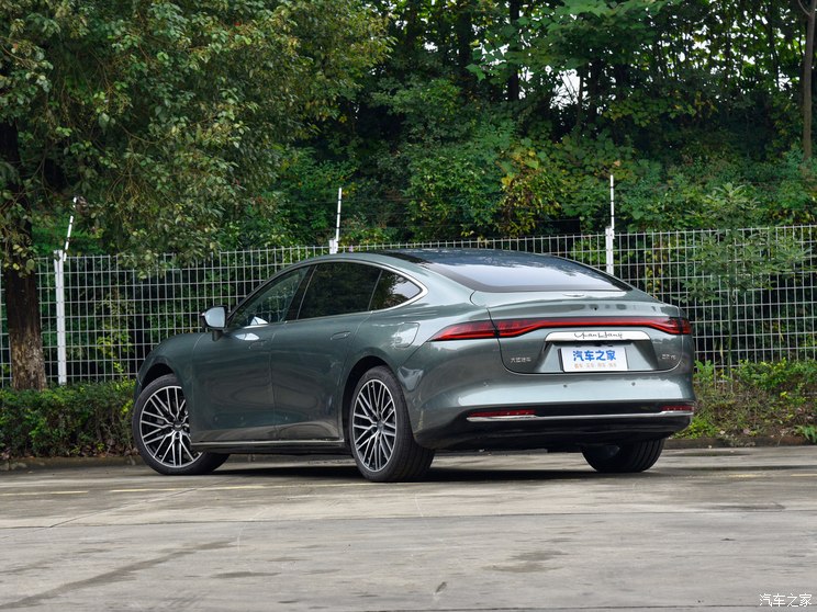 远航汽车 远航Y6 2023款 620km 四驱尊享版 远航汽车 远航Y6 2023款 620km 四驱尊享版