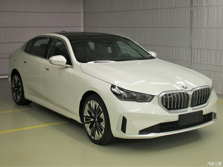 华晨宝马 宝马5系 2024款 530Li 豪华套装 华晨宝马 宝马5系 2024款 530Li 豪华套装