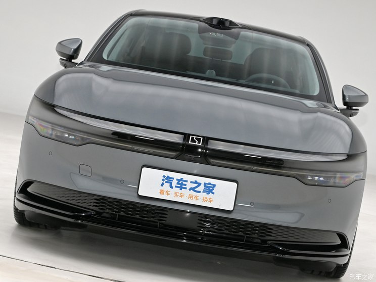 极氪 极氪007 2024款 基本型 极氪 极氪007 2024款 基本型