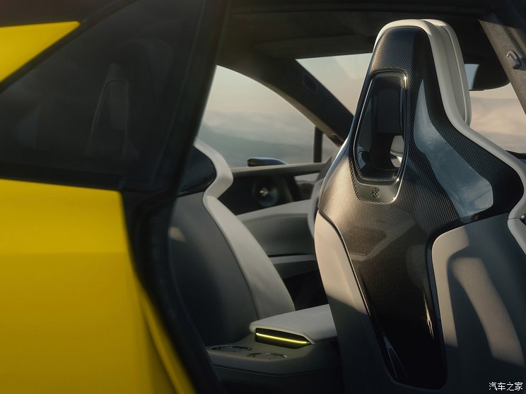 路特斯 路特斯EMEYA 2023款 R+ 路特斯 路特斯EMEYA 2023款 R+