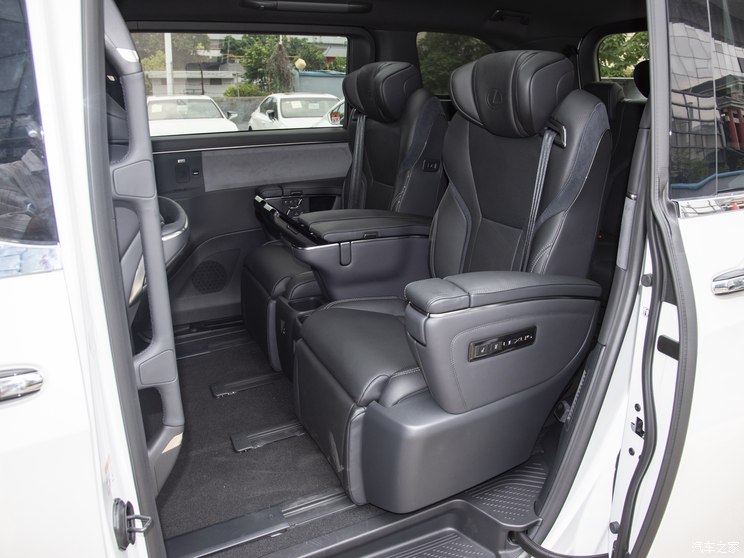 雷克萨斯 雷克萨斯LM 2023款 350h 七座隽雅版 雷克萨斯 雷克萨斯LM 2023款 350h 七座隽雅版