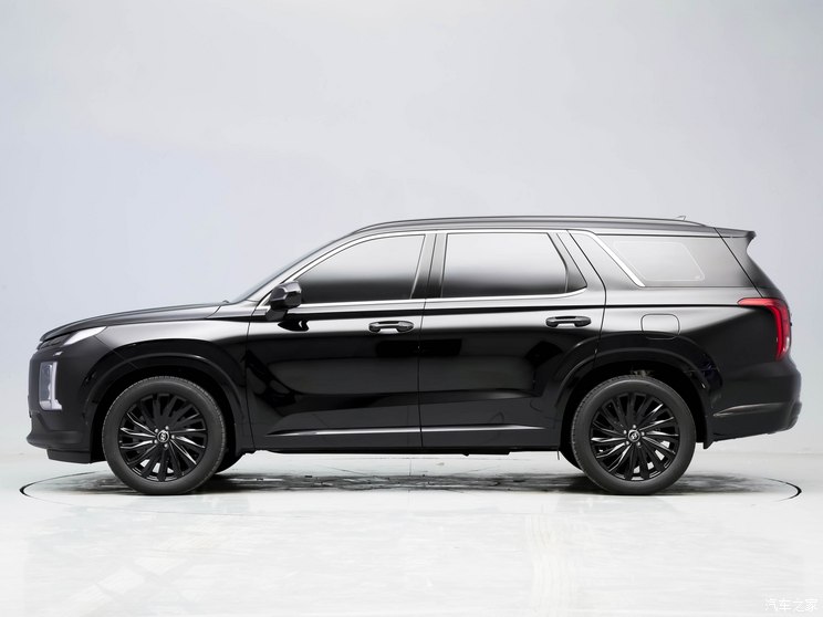 现代(进口) 帕里斯帝 2023款 3.5L 自动四驱 鉴赏家黑骑士版 现代(进口) 帕里斯帝 2023款 3.5L 自动四驱 鉴赏家黑骑士版