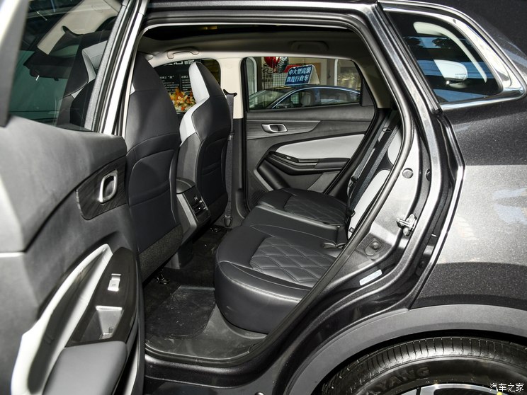 长安启源 长安启源Q05 2023款 插电式混合动力基本型 长安启源 长安启源Q05 2023款 插电式混合动力基本型