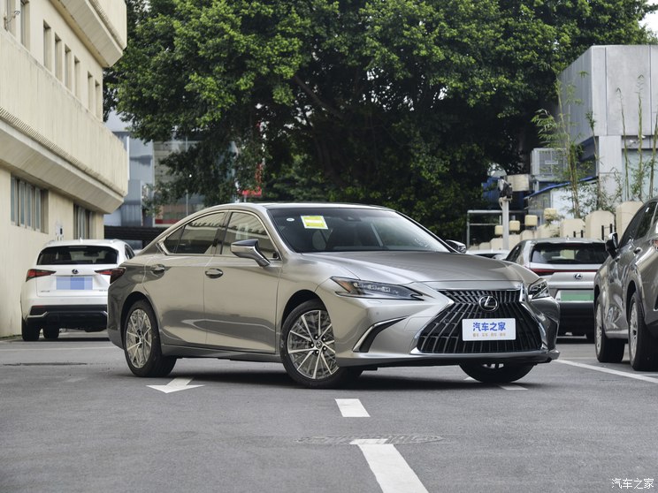 雷克萨斯 雷克萨斯ES 2023款 260 尊享版