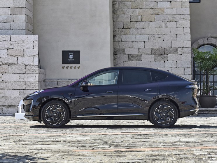 埃安 昊铂HT 2023款 670后驱特高压NDA版 埃安 昊铂HT 2023款 670后驱特高压NDA版