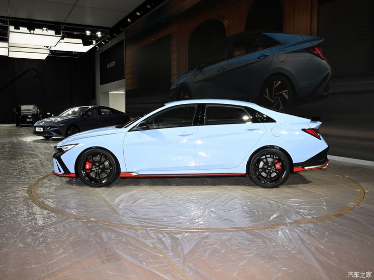 现代N 伊兰特Elantra N 2023款 2.0T N 现代N 伊兰特Elantra N 2023款 2.0T N