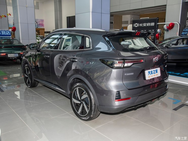 长安启源 长安启源Q05 2023款 插电式混合动力基本型 长安启源 长安启源Q05 2023款 插电式混合动力基本型