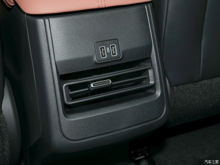 长安启源 长安启源Q05 2023款 插电式混合动力基本型 长安启源 长安启源Q05 2023款 插电式混合动力基本型