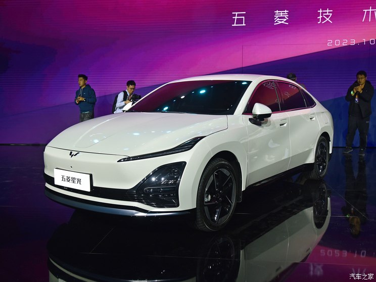 上汽通用五菱 五菱星光 2024款 纯电高配 上汽通用五菱 五菱星光 2024款 纯电高配