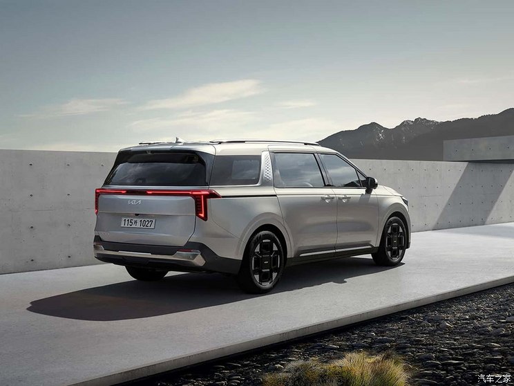 起亚(进口) 嘉华(进口) 2025款 基本型 起亚(进口) 嘉华(进口) 2025款 基本型