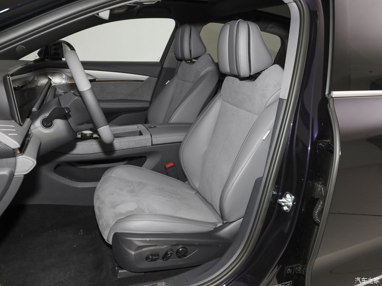 岚图汽车 岚图追光 2024款 PHEV 超长续航版 岚图汽车 岚图追光 2024款 PHEV 超长续航版