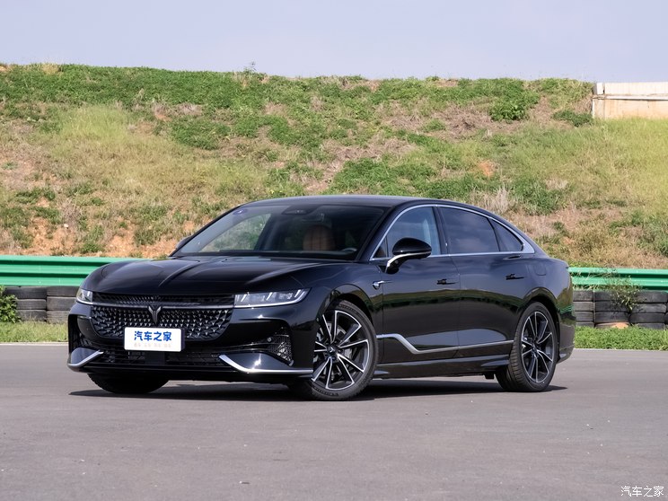 岚图汽车 岚图追光 2024款 PHEV 超长续航版 岚图汽车 岚图追光 2024款 PHEV 超长续航版