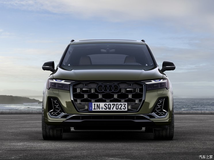 奥迪(进口) 奥迪SQ7 2025款 4.0 TFSI Black Edition 英国版 奥迪(进口) 奥迪SQ7 2025款 4.0 TFSI Black Edition 英国版
