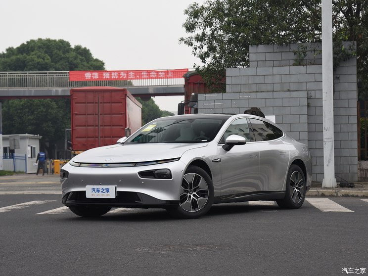 小鹏汽车 小鹏P7 2024款 P7i 550 Pro 小鹏汽车 小鹏P7 2024款 P7i 550 Pro