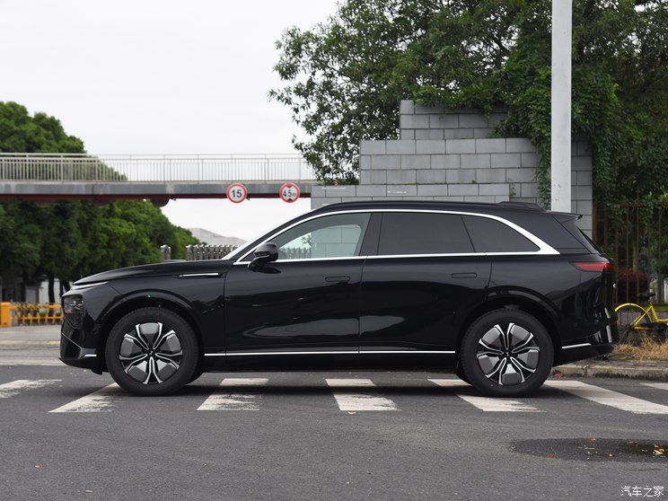 小鹏汽车 小鹏G9 2024款 570 Pro 小鹏汽车 小鹏G9 2024款 570 Pro