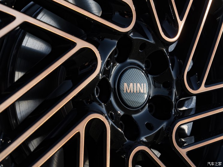 MINI MINI CLUBMAN 2023款 Final Edition 最后的绅士纪念版 MINI MINI CLUBMAN 2023款 Final Edition 最后的绅士纪念版