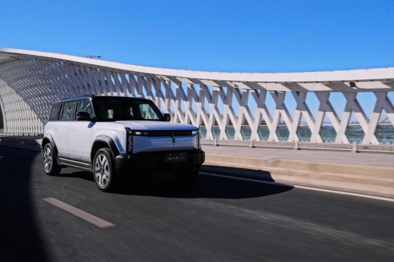 超强电池安全防护，iCAR 03带来超预期的操控体验