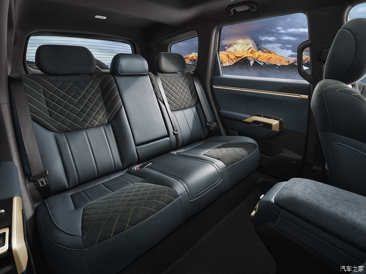 深蓝汽车 深蓝G318 2024款 高配版 深蓝汽车 深蓝G318 2024款 高配版