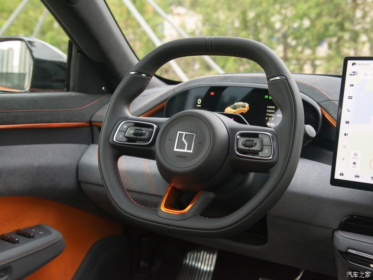 极氪 极氪001 2024款 三元锂 双电机 极氪 极氪001 2024款 三元锂 双电机