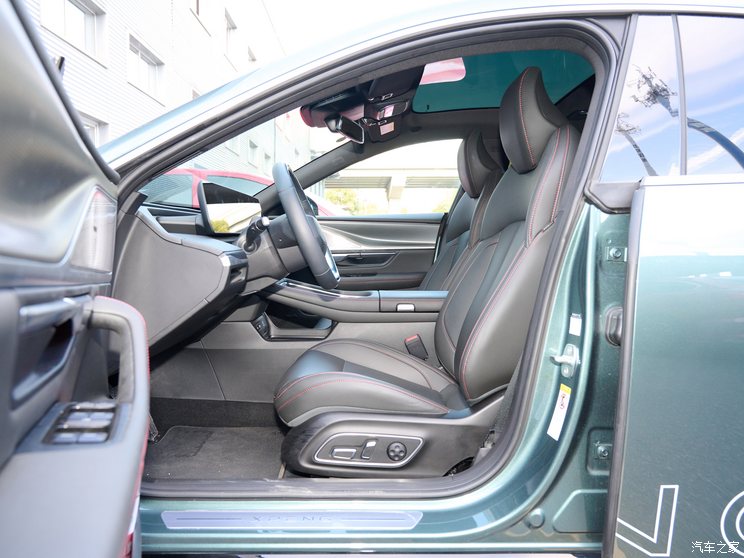 小鹏汽车 小鹏P7 2024款 P7i 550 Max 小鹏汽车 小鹏P7 2024款 P7i 550 Max