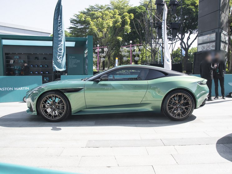 阿斯顿・马丁 阿斯顿・马丁DB12 2023款 4.0T V8 Coupe 阿斯顿・马丁 阿斯顿・马丁DB12 2023款 4.0T V8 Coupe