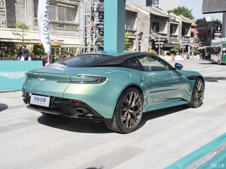 阿斯顿・马丁 阿斯顿・马丁DB12 2023款 4.0T V8 Coupe 阿斯顿・马丁 阿斯顿・马丁DB12 2023款 4.0T V8 Coupe