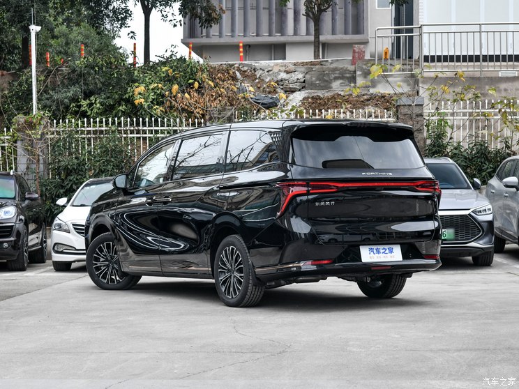 东风风行 星海V9 2023款 PHEV 基本型 东风风行 星海V9 2023款 PHEV 基本型