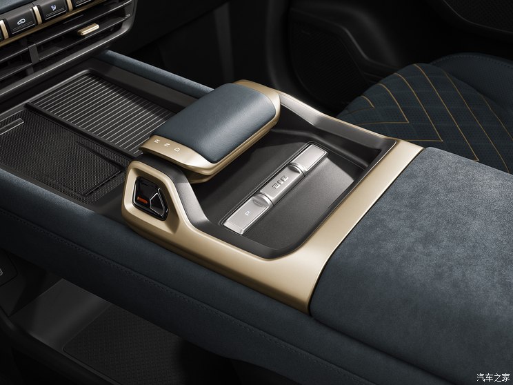 深蓝汽车 深蓝G318 2024款 高配版 深蓝汽车 深蓝G318 2024款 高配版