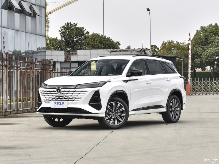 长安汽车 长安CS75 PLUS 2024款 第三代 冠军版 2.0T 智驾劲擎型 长安汽车 长安CS75 PLUS 2024款 第三代 冠军版 2.0T 智驾劲擎型