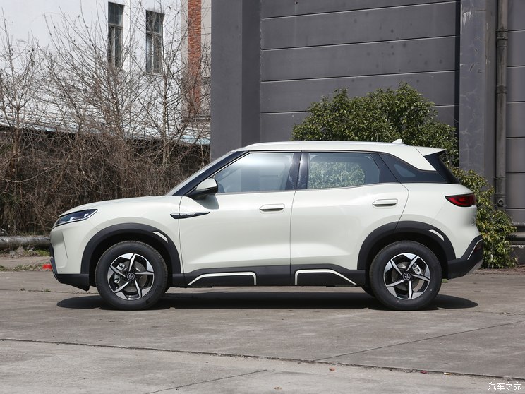 比亚迪 元UP 2024款 401KM 超越型 比亚迪 元UP 2024款 401KM 超越型