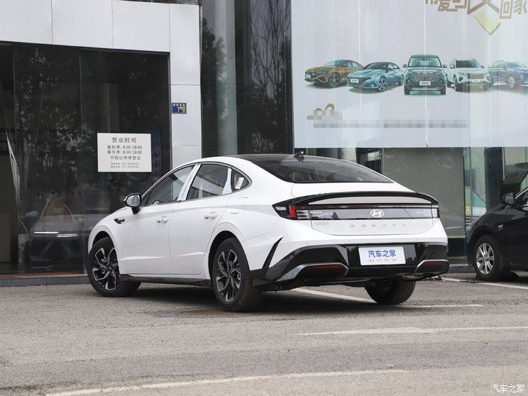 北京现代 索纳塔 2024款 1.5T 低配版 北京现代 索纳塔 2024款 1.5T 低配版