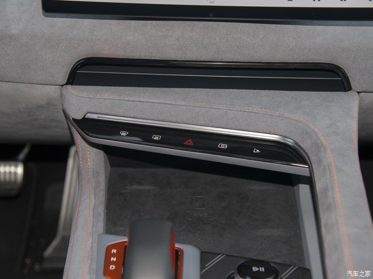 极氪 极氪001 2024款 三元锂 双电机 极氪 极氪001 2024款 三元锂 双电机