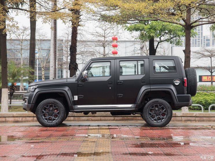 北京越野 北京BJ40 2024款 2.0D 自动四驱刀锋英雄荣耀版 北京越野 北京BJ40 2024款 2.0D 自动四驱刀锋英雄荣耀版