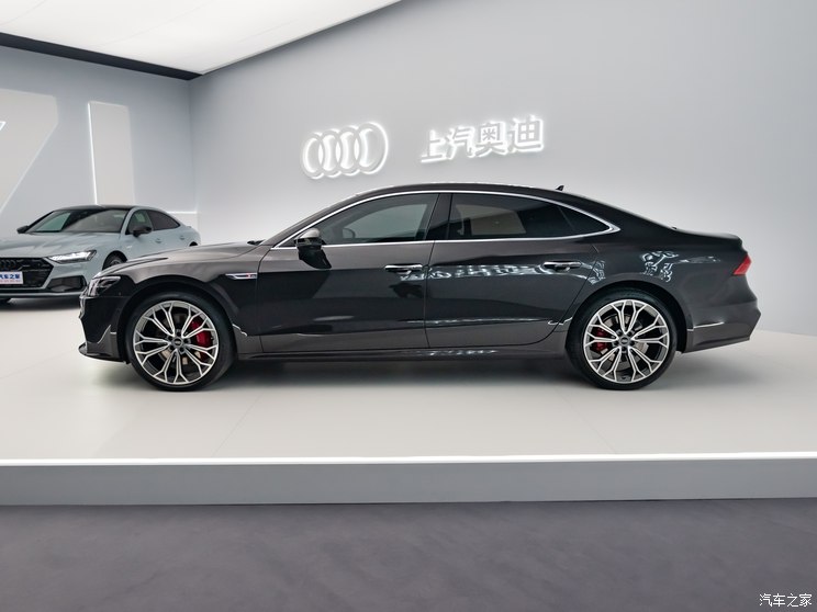 上汽奥迪 奥迪A7L 2024款 55 TFSI quattro 黑武士版 上汽奥迪 奥迪A7L 2024款 55 TFSI quattro 黑武士版
