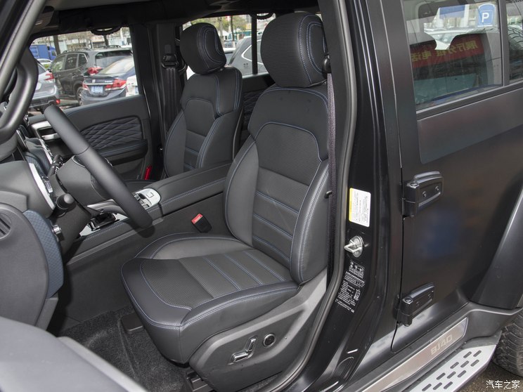 北京越野 北京BJ40 2024款 2.0D 自动四驱刀锋英雄荣耀版 北京越野 北京BJ40 2024款 2.0D 自动四驱刀锋英雄荣耀版