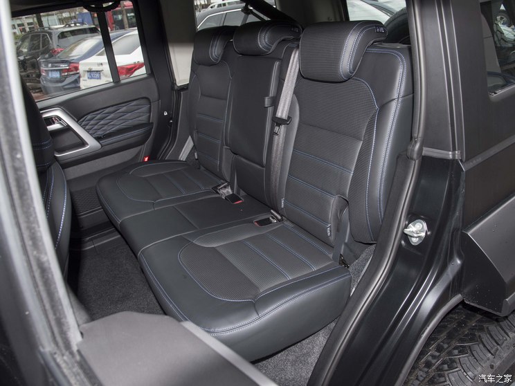 北京越野 北京BJ40 2024款 2.0D 自动四驱刀锋英雄荣耀版 北京越野 北京BJ40 2024款 2.0D 自动四驱刀锋英雄荣耀版