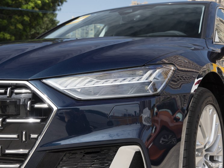 上汽奥迪 奥迪A7L 2024款 45TFSI S-line 筑梦型 流晶套装 上汽奥迪 奥迪A7L 2024款 45TFSI S-line 筑梦型 流晶套装