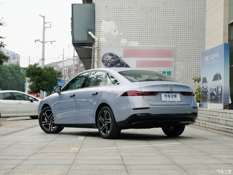 上汽集团 荣威D7 2023款 EV 510km 后驱卓越版 上汽集团 荣威D7 2023款 EV 510km 后驱卓越版