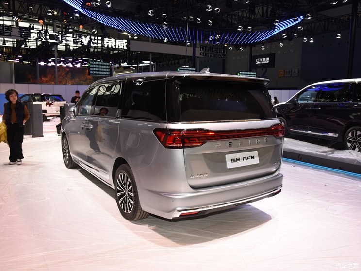 江汽集团 瑞风RF8 2024款 鸿蒙版 2.0T 旗舰型 江汽集团 瑞风RF8 2024款 鸿蒙版 2.0T 旗舰型