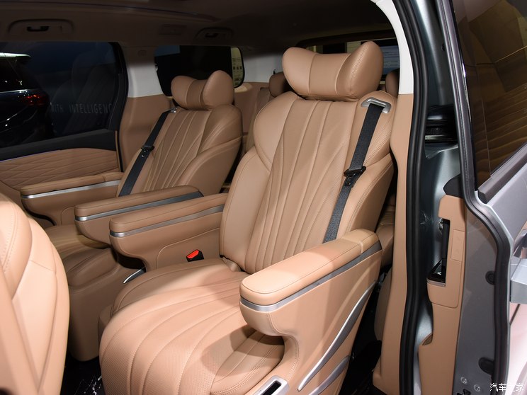 江汽集团 瑞风RF8 2024款 鸿蒙版 2.0T 旗舰型 江汽集团 瑞风RF8 2024款 鸿蒙版 2.0T 旗舰型